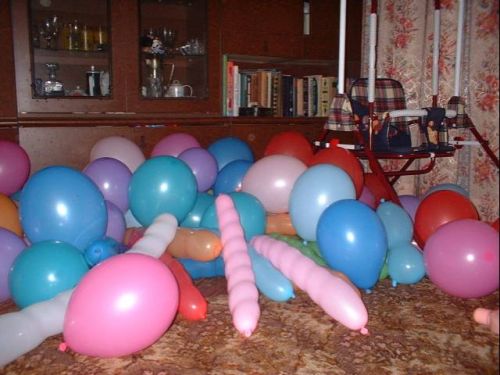 воздушные шарики - моя самая большая мечта в детстве! И так хотелось, чтобы их было много-много!!! ВишнЯ
