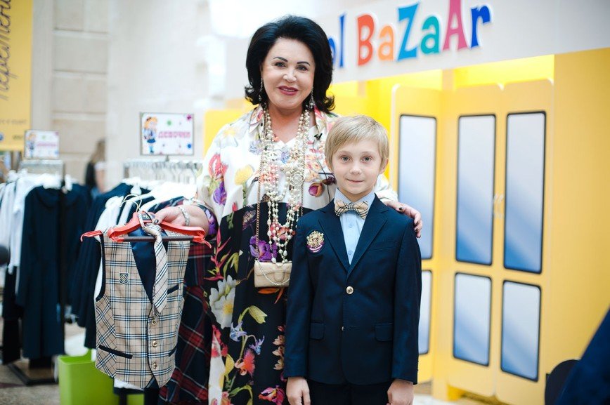Внук Надежды Бабкиной пойдет в школу в подмосковном селе