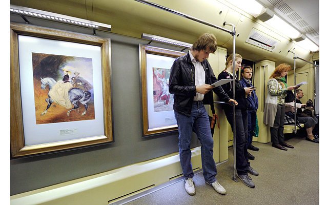 В столичном метро открылась выставка «Пассажиры»