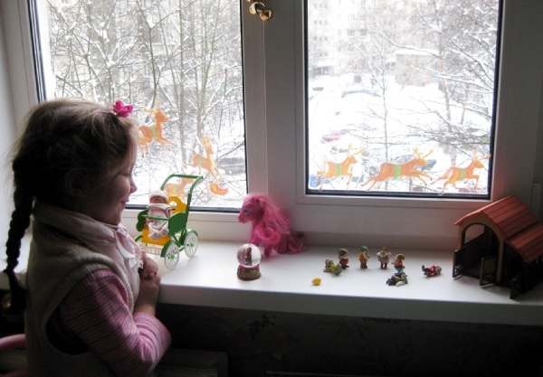 За окном - Новый год, а на окне- подарки. slingbaby