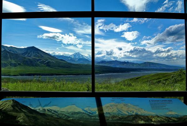 Вид на Мак-Кинли, гора на Аляске - самая высокая в Северной Америке. xorolik