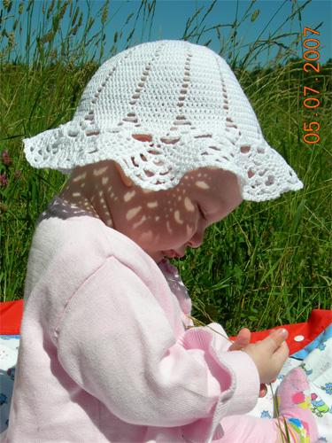 Шляпка для доченьки:когда увидела не смогла удержаться что б не связать Эльффа