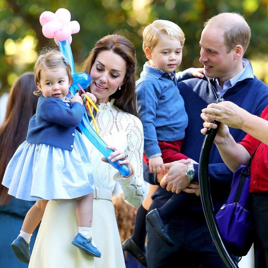 Кейт Миддлтон и принц Уильям отдадут почти все рождественские подарки детей на благотворительность