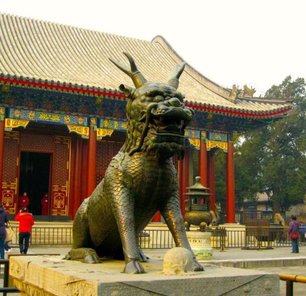 Цилинь, находится в Летнем Дворце в Пекине.
http://alexerm.livejournal.com

 МарМур