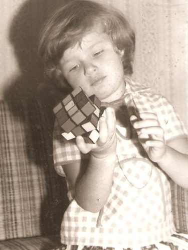 Мне 3 года, 1983год. очень хотелось играть во взрослые игры!  eclipce