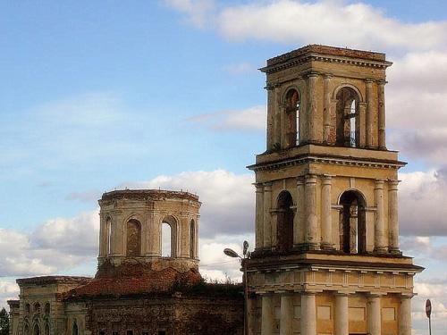 Тверская область, разрушенная церковь КАМАЗ
