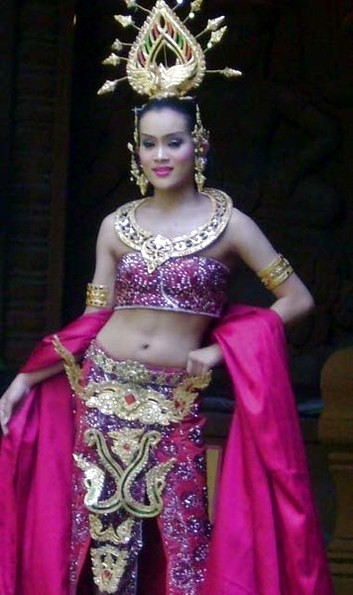 Национальный костюм королевства Таиланд http://thaikingdom.ru/content/view/40/38/ Tochilka