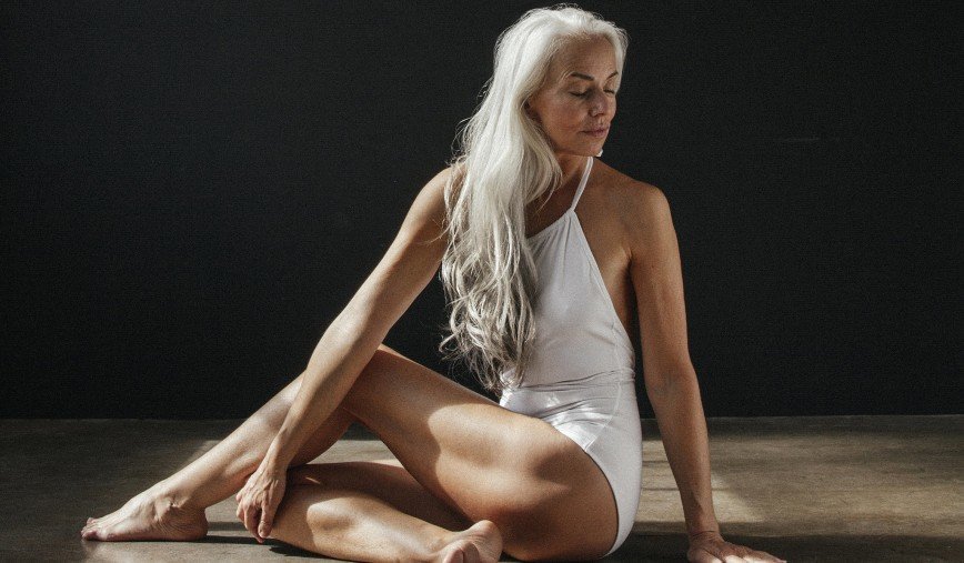 60-летняя модель Ясмина Росси снялась в рекламе купальников