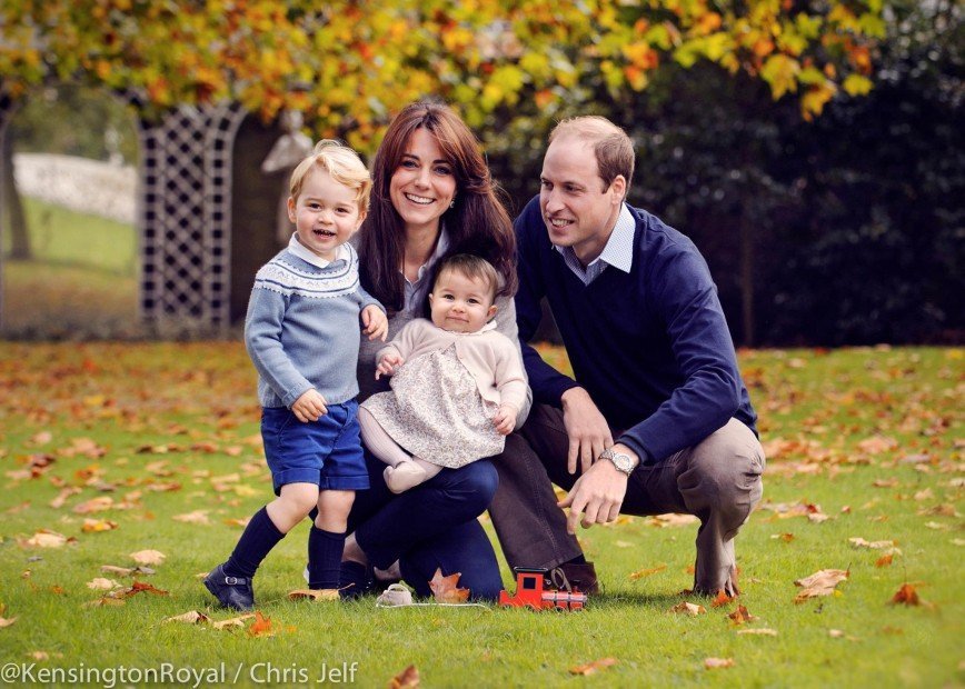 Принц Уильям и Кейт  с детьми поздравили с наступающим Рождеством