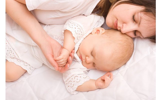 Ученые измерили недосып молодых родителей