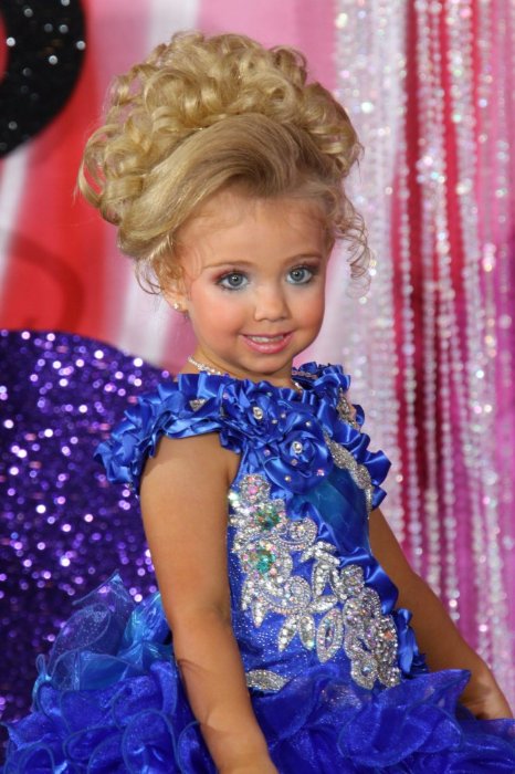 Американка превратила свою 3-летнюю дочку в куклу Барби