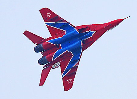 12 апреля - Всемирный день авиации и космонавтики
«Стрижи́» — авиационная группа высшего пилотажа Военно-воздушных сил России AnTaLeNa