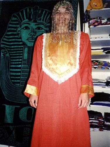 Современный, кажется египетский национальный костюм Mortishia