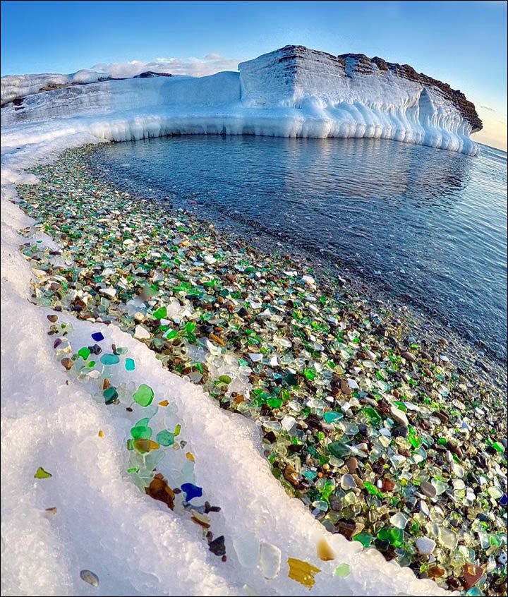Стеклянный пляж во Владивостоке привел в восторг британские СМИ