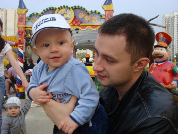 Папа с Никитой в парке! Dusik)))