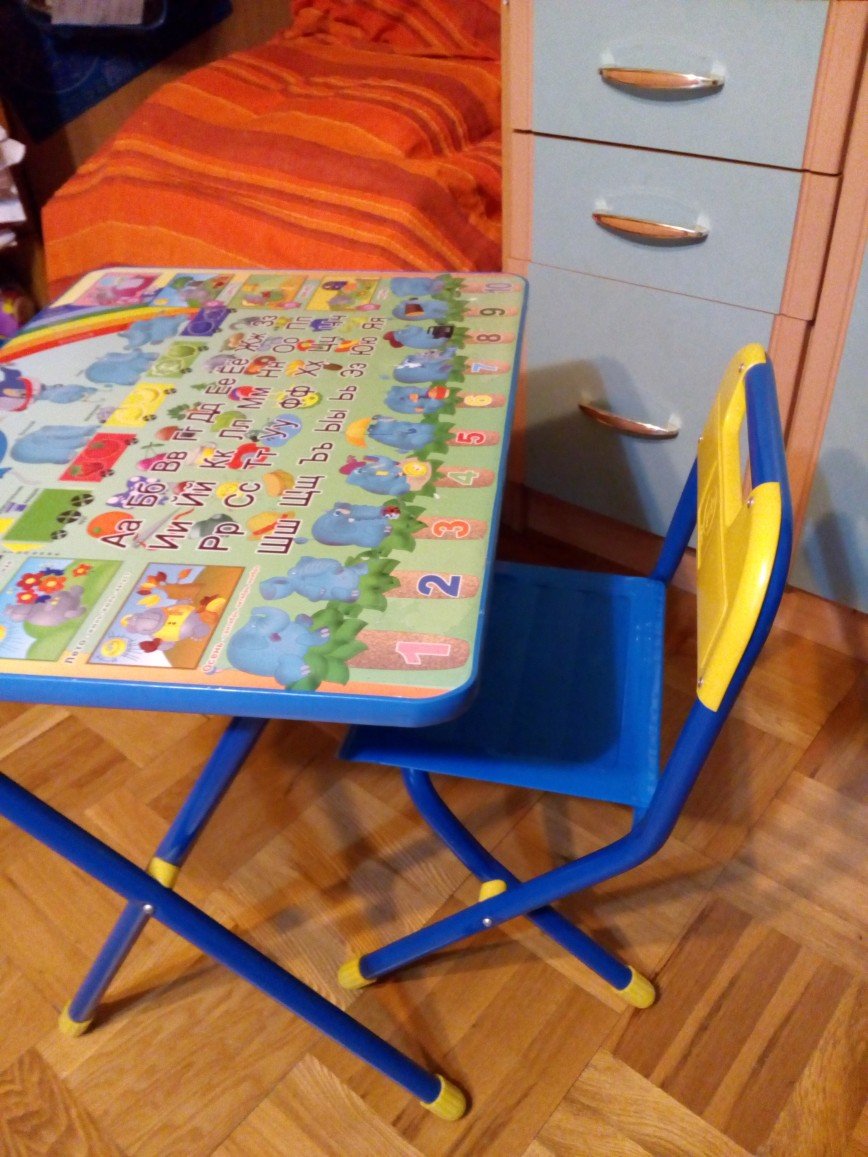 Столик стульчик детский авито. Набор детской мебели Дэми космос. Детский стол и стул. Столик детский со стульчиками. Столик со стульчиком для детей от 1 года.
