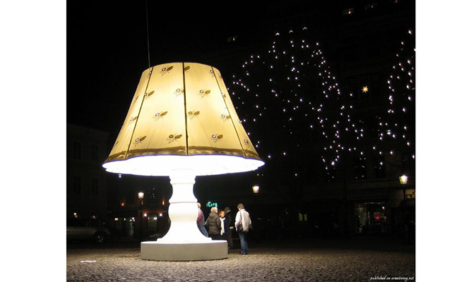 Огромная говорящая лампа в Мальме (Швеция)
