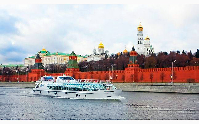 Жители Москвы и области смогут объехать пробки по воде
