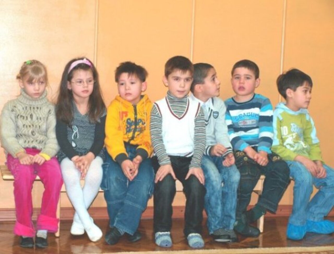 Дети в детском саду miss sanata