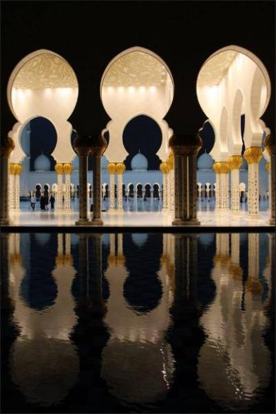 Галерея во дворце. Sheikh Zayed Grand Mosque D'abu Dhabi FionA