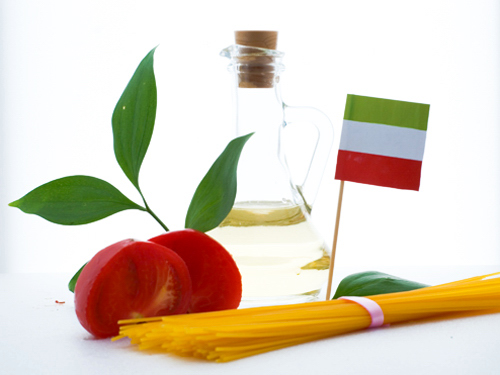 Италия это, знаменитые итальянские макароны и оливковое масло!!!! http://www.36on.ru/travel/show_doc/505 http://www.gotovim.ru/library/sauces/italkitch.shtml  киcя