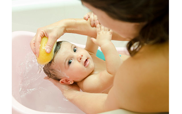Как правильно купать малыша?
