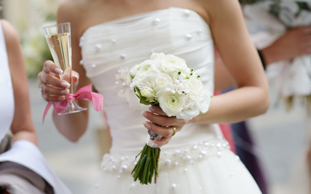 Химчистка свадебного платья: выбираем способ