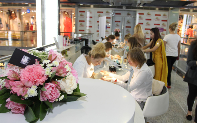Маникюр Express открыл салон DE Luxe в центре Москвы