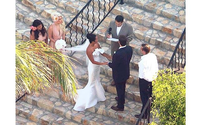Леди Гага на свадьбе школьной подруги в Мексике