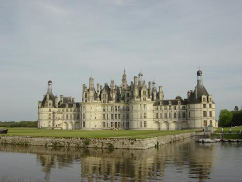 Шамбор. Замок во Франции, один из знаменитых замков долины реки Луары. Говорят, что его строили по проекту великого Леонардо да Винчи. Прекрасная Брунгильдa