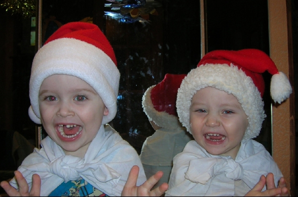 Маленькие Деды Морозы - Братья Кли-2008 ИраКли