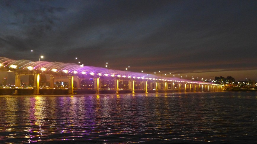 Радужный фонтан на мосту Панпхо. Сеул. miskina