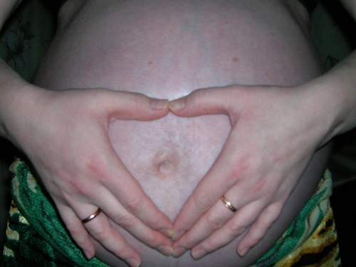 С ожидании Чуда - нашего второго сына. О своей беременности я узнала, когда старшему сыну было....11 месяцев:-) ИраКли
