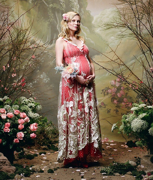 "Как пожилая женщина": беременная Кирстен Данст поразила поклонников