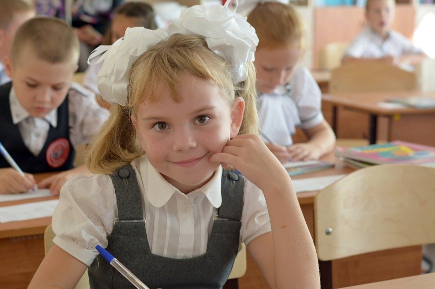 Сборы детей в школу вызвали финансовые затруднения у половины россиян‍