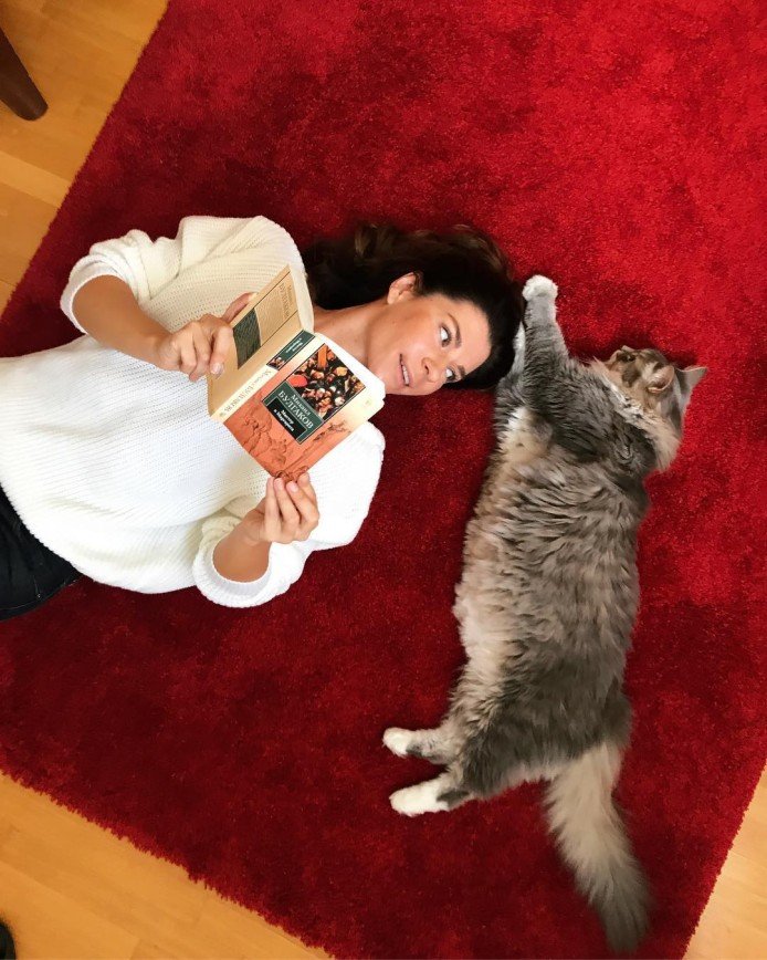 «Хочется, чтобы животное заговорило!»: Екатерина Волкова поддержала заболевшего кота