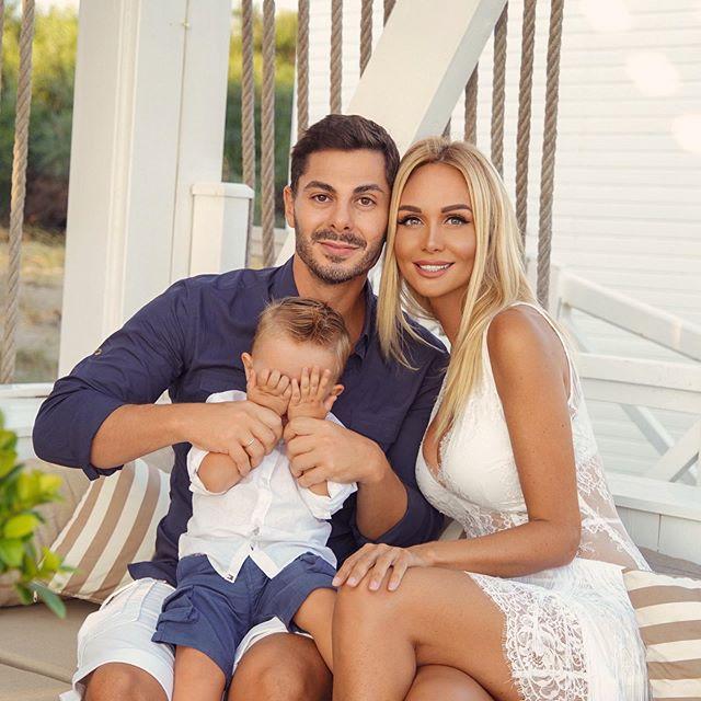 Виктория Лопырева с мужем и сыном