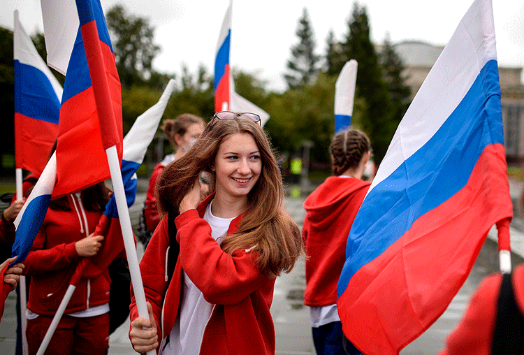 Западные СМИ предупреждают, что в России не принято улыбаться незнакомым людям
