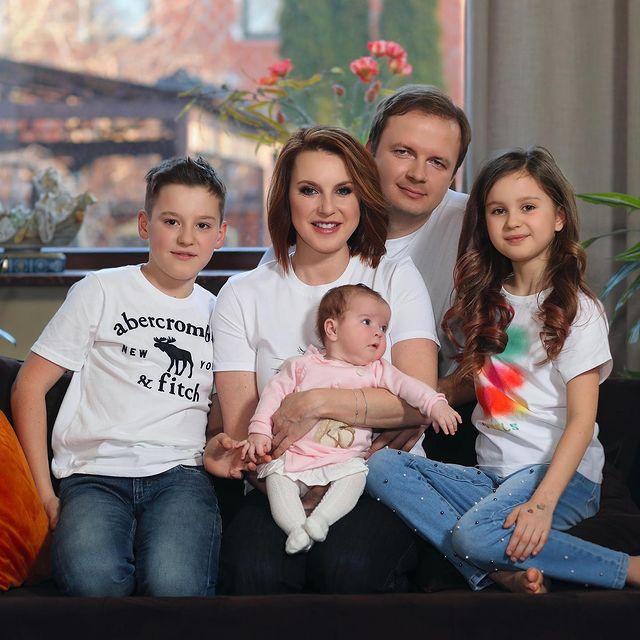 Ирина Слуцкая с семьей