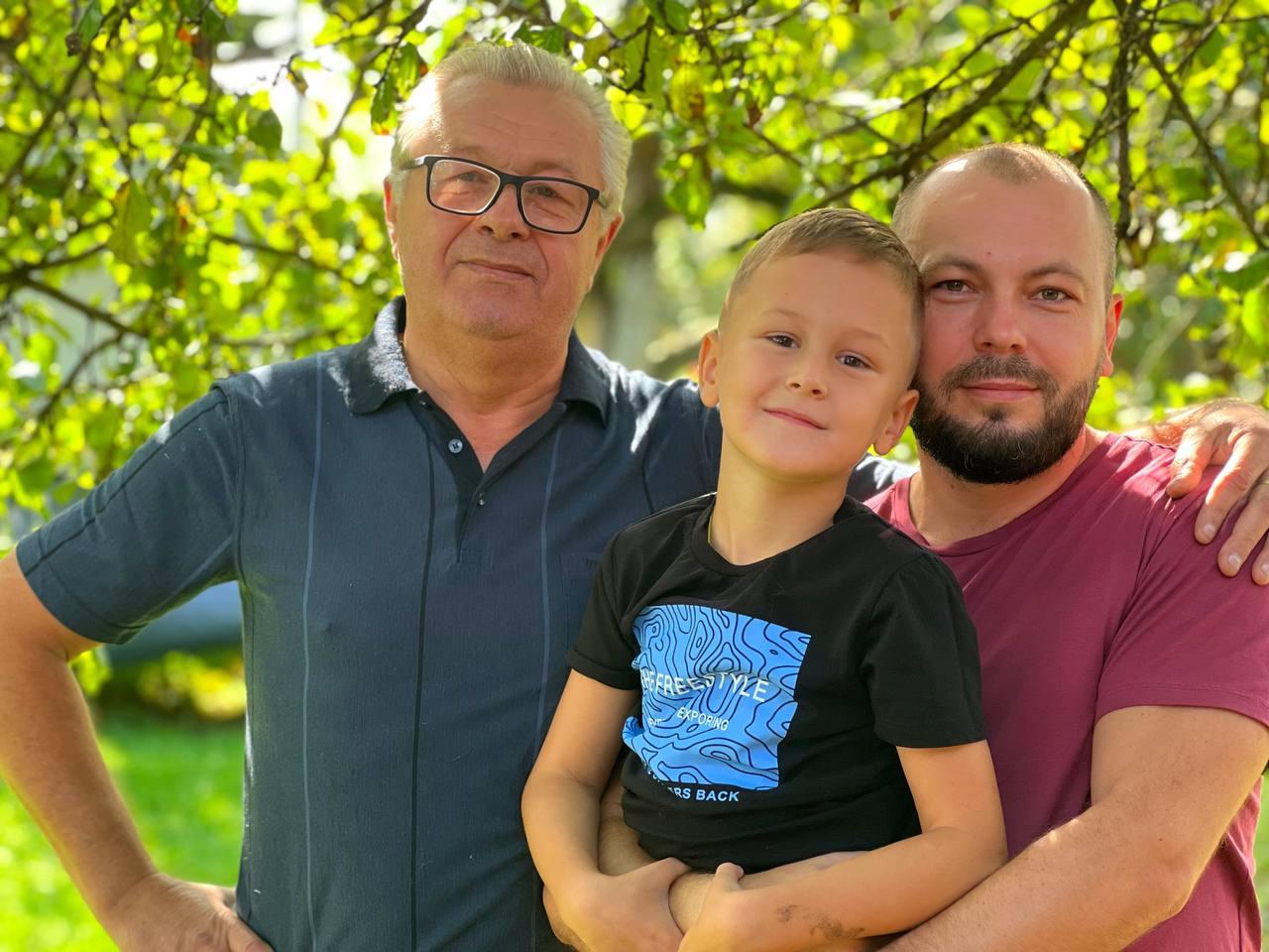 Ярослав Сумишевский с отцом и сыном 