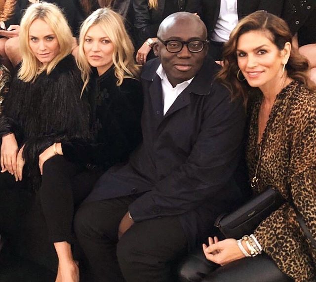 Леди в черном: Кейт Мосс посетила парижскую Неделю моды