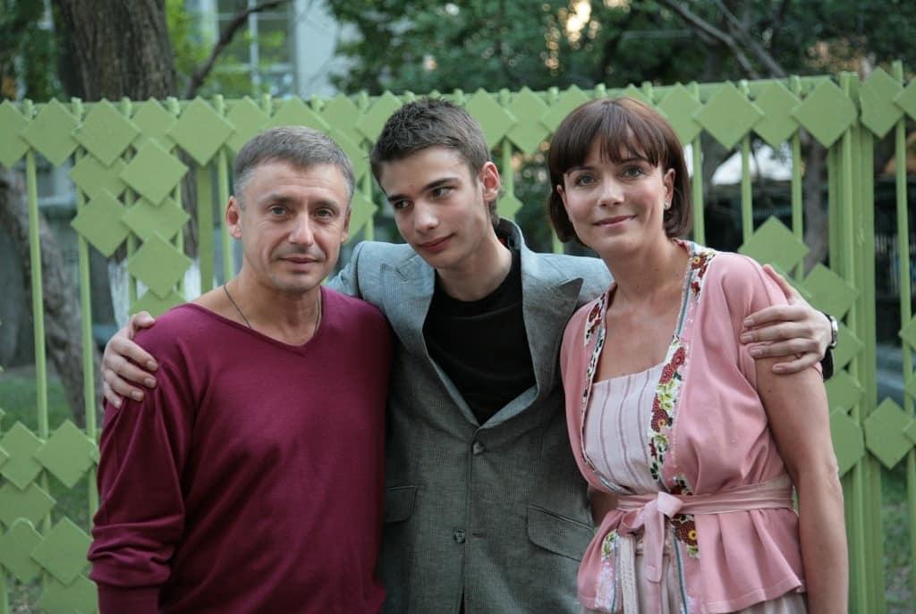 Антон Табаков и Екатерина Семенова с сыном Никитой