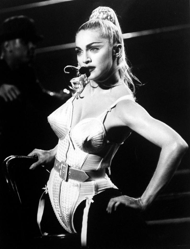 Мадонна в знаменитом наряде от Готье 