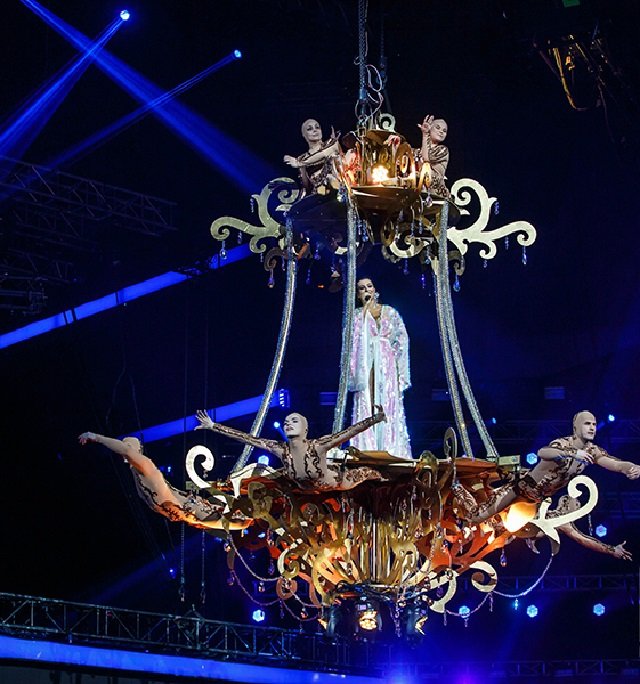 «Это грандиозно»: Ани Лорак показала снимки со своего нового концертного шоу