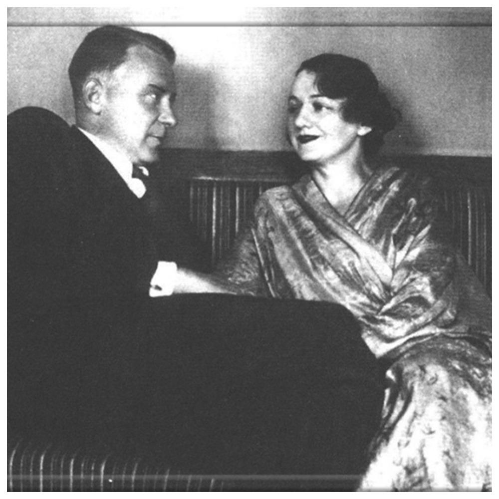 Михаил Булгаков с женой Еленой