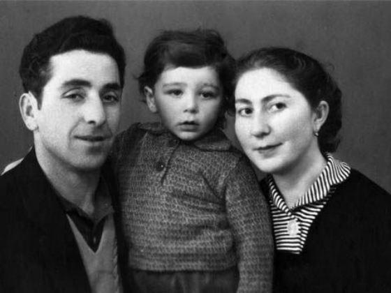 Григорий Лепсверидзе с отцом и матерью