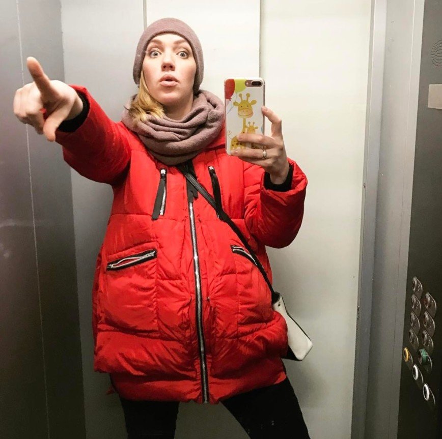 "Свет мой зеркальце, скажи": Галина Боб спародировала селфи в лифте