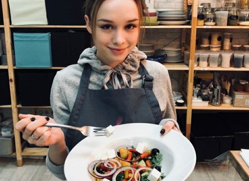 «Это волосы в тарелке?»: Диана Шурыгина окончила кулинарные курсы
