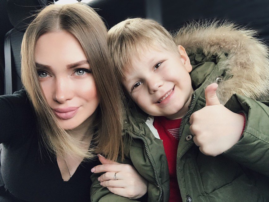«А не поздновато?»: Евгения Феофилактова решила отдать пятилетнего сына в детский сад
