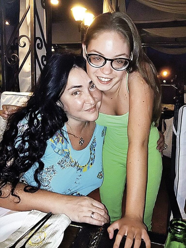 Моя любимая девочка: Лолита Милявская показала 21-летнюю дочь